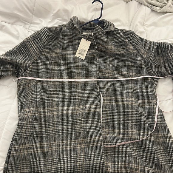NWT Plaid Overcoat w/ Hidden Button and Tie - Picture 9 of 9